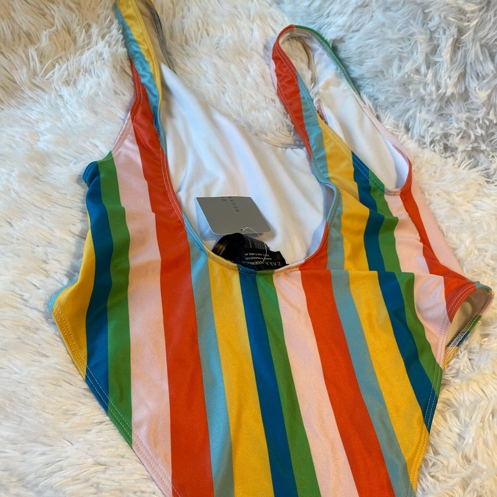 Hotness Colorful stripped one piece swimsuit🥰 - Picture 6 of 10